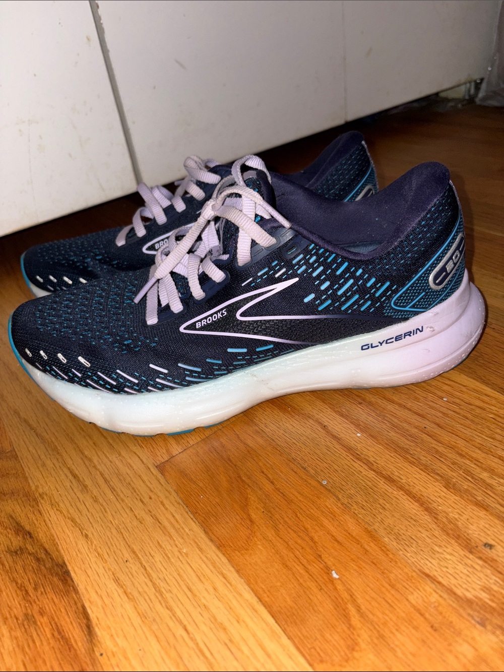 Brooks Women's Running Shoes in Navy with Light Blue and White